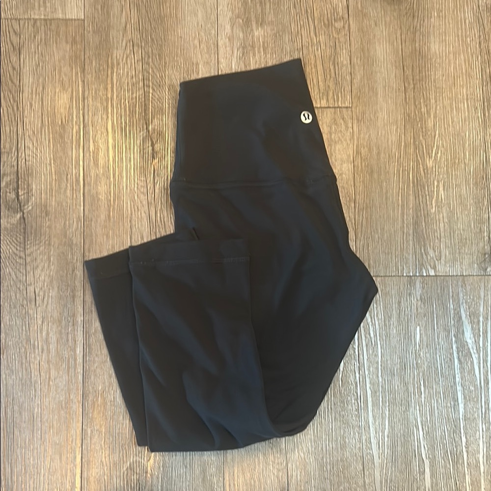 Black Lululemon Capri Leggings